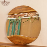 مرآة مستديرة بحواف طبيعية