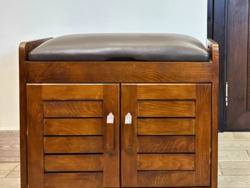 Shoe bench with storage unit